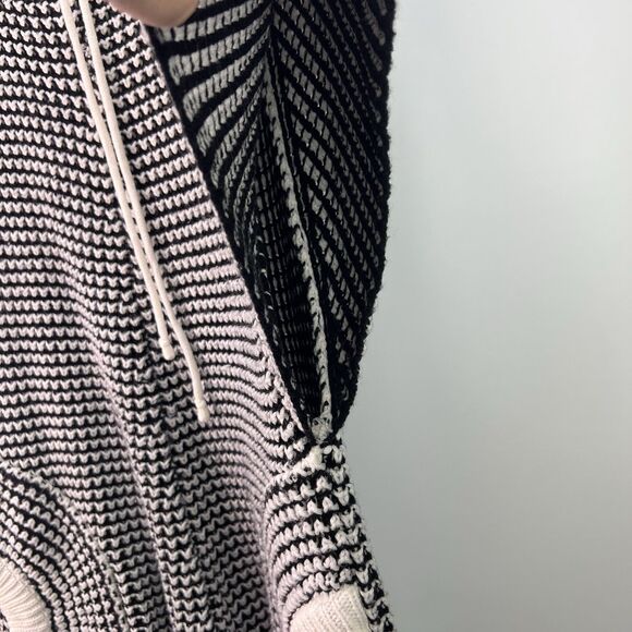 Mechant Black White Chunky Knit Sweater Tunic Armholes Pockets Drawstring OSFM - Picture 7 of 10